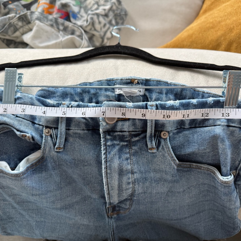 GOOD AMERICAN Petite Straight Leg Jeans - Picture 5 of 5